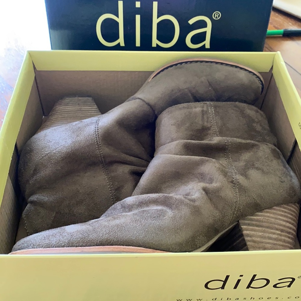 Women’s 10M Diba Olive Rung ankle boot